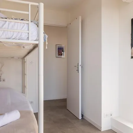 3-br Terrace Steps From Beaches Apartment Cannes